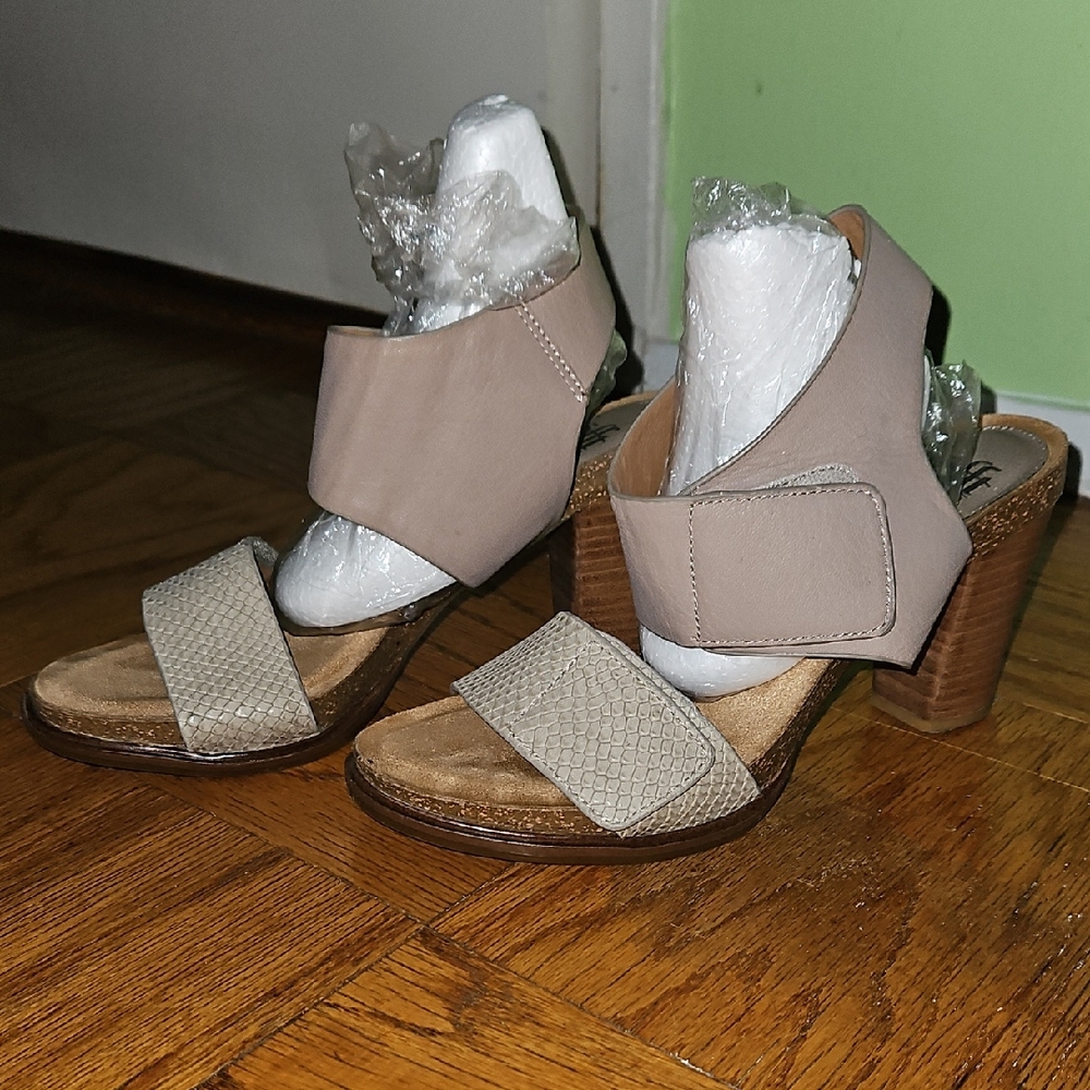 Sofft Taupe and Beige Block Heel Sandals